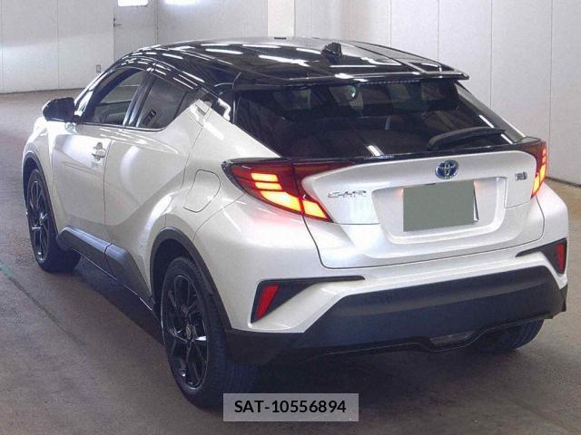Toyota C-HR 2021-08 8362113-1