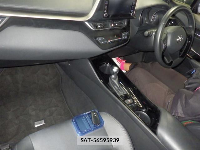 Toyota C-HR 2021-01 8362114-2