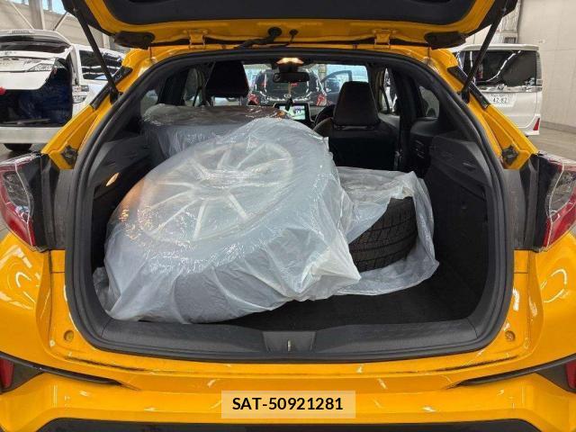 Toyota C-HR 2017-07 8362128-3
