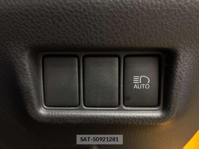Toyota C-HR 2017-07 8362128-8