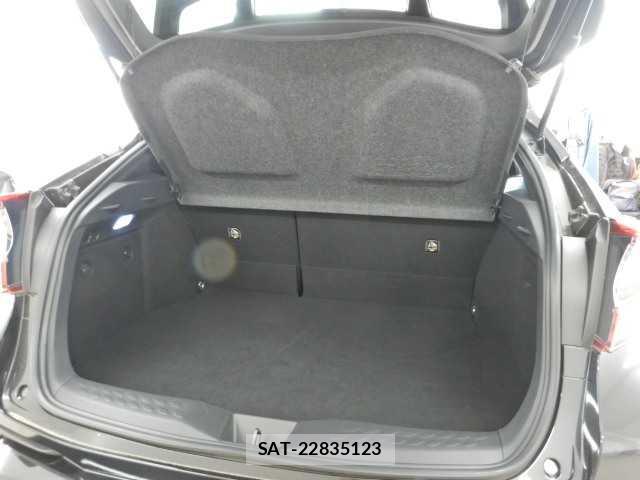 Toyota C-HR 2018-08 8362376-18