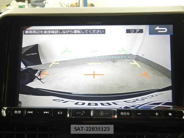 Toyota C-HR 2018-08 8362376-3