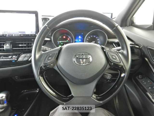 Toyota C-HR 2018-08 8362376-7