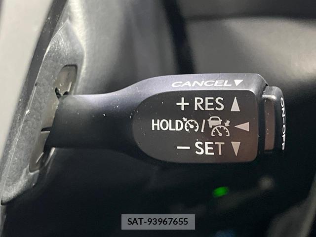 Toyota C-HR 2021-02 8362765-6