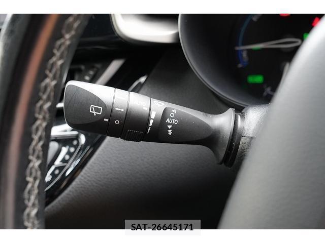 Toyota C-HR 2017-06 8363393-10