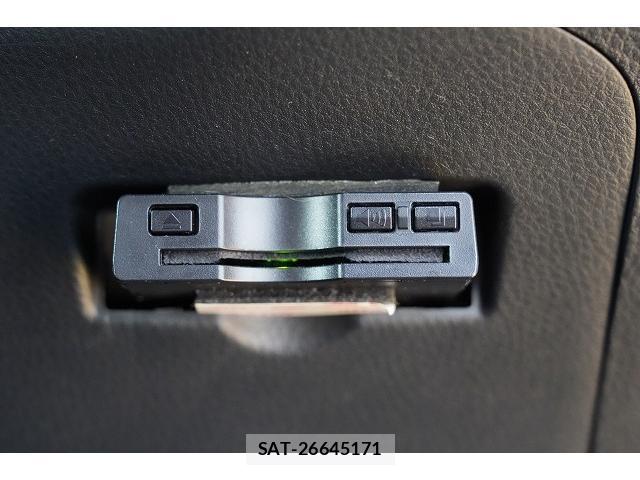 Toyota C-HR 2017-06 8363393-17