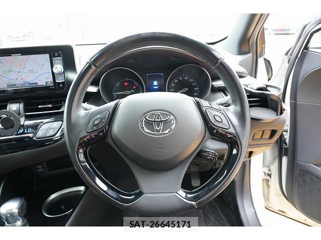 Toyota C-HR 2017-06 8363393-19