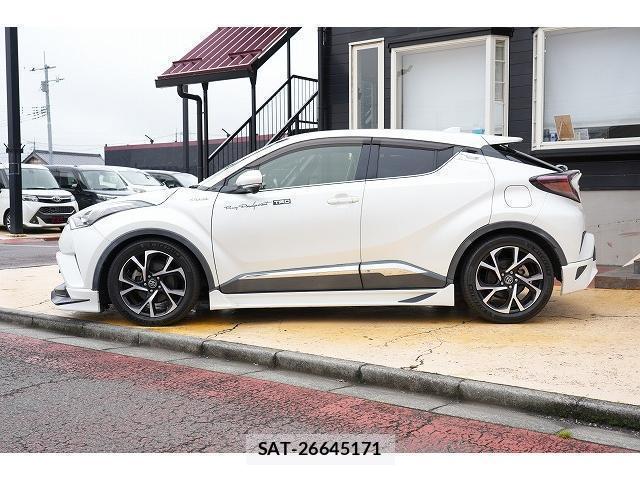 Toyota C-HR 2017-06 8363393-3