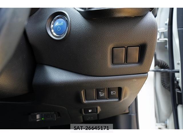 Toyota C-HR 2017-06 8363393-6