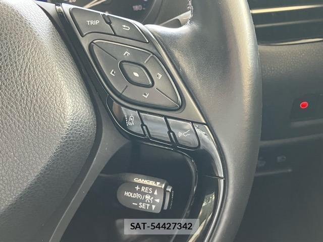 Toyota C-HR 2018-05 8363611-17