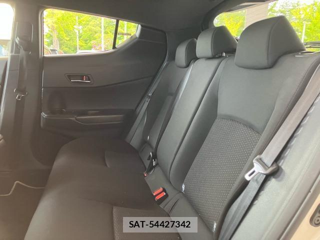 Toyota C-HR 2018-05 8363611-6