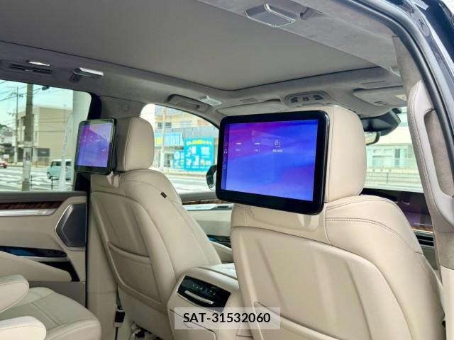 Cadillac ESCALADE 2026-03 8363616-19