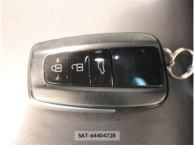 Toyota CAMRY 2020-12 8361045-18