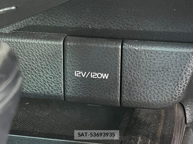 Toyota CAMRY 2018-02 8362027-17