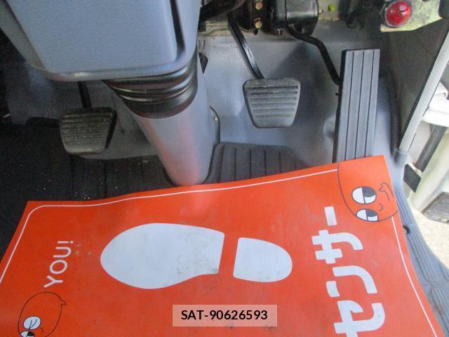 MITSUBISHI FUSO CANTER 2006-12 8361679-7