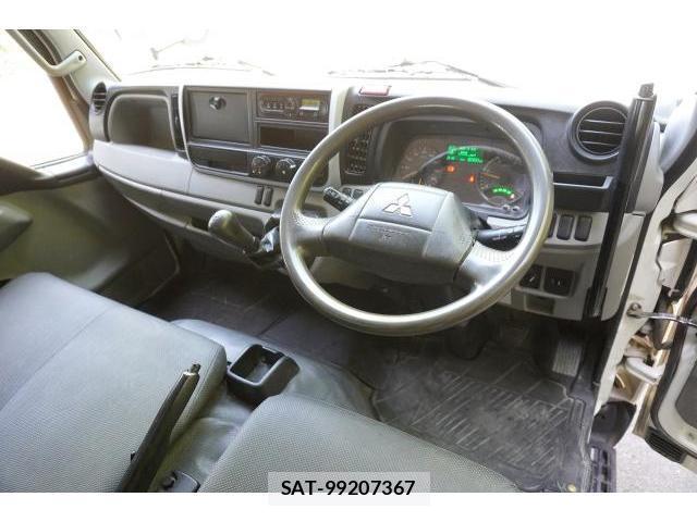 MITSUBISHI FUSO CANTER 2017-06 8361744-2