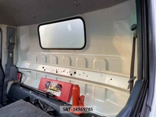 MITSUBISHI FUSO CANTER 2011-09 8363865-15