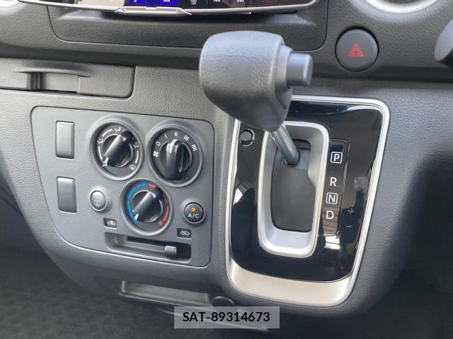 Nissan Caravan 2022-12 8361431-7