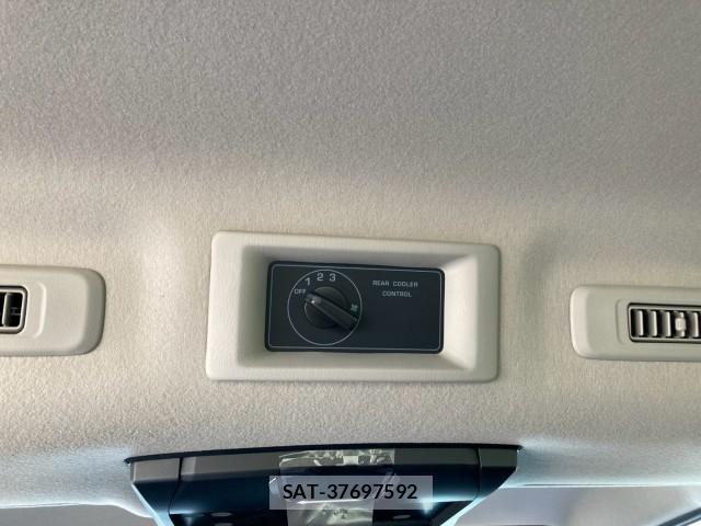 Nissan Caravan 2022-12 8361432-18