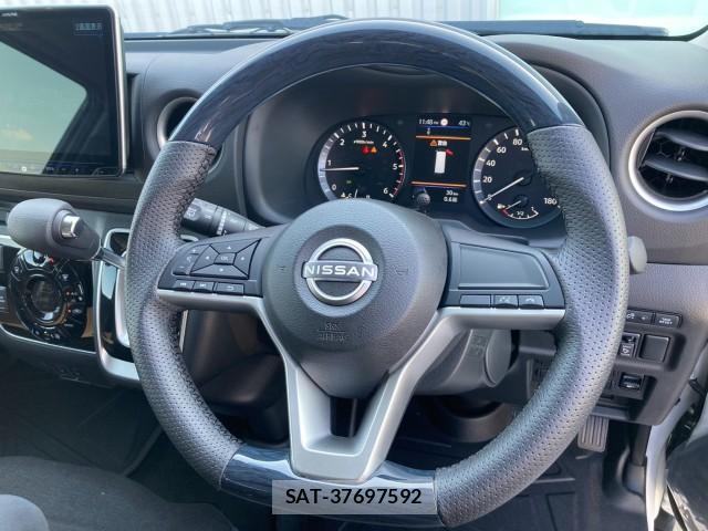 Nissan Caravan 2022-12 8361432-5
