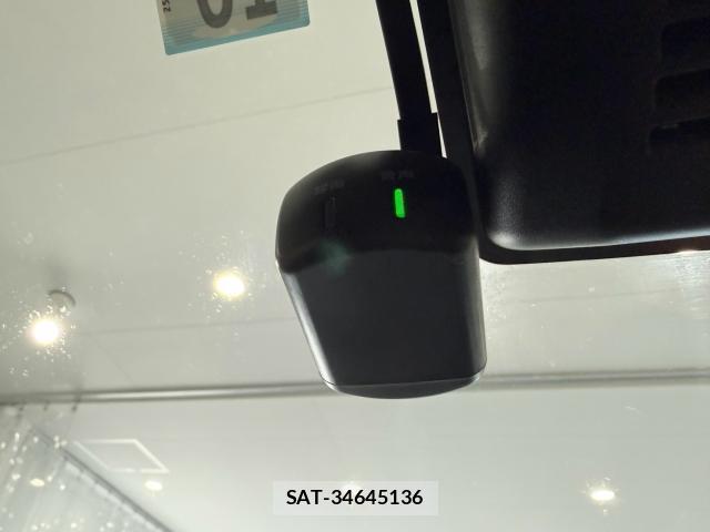 Nissan Caravan 2023-10 8362568-8