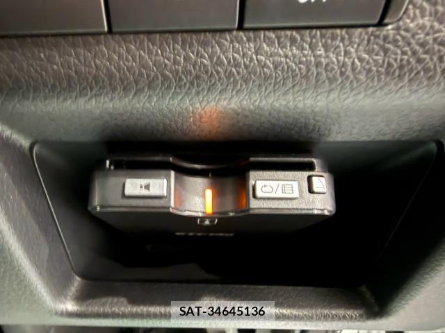 Nissan Caravan 2023-10 8362568-9