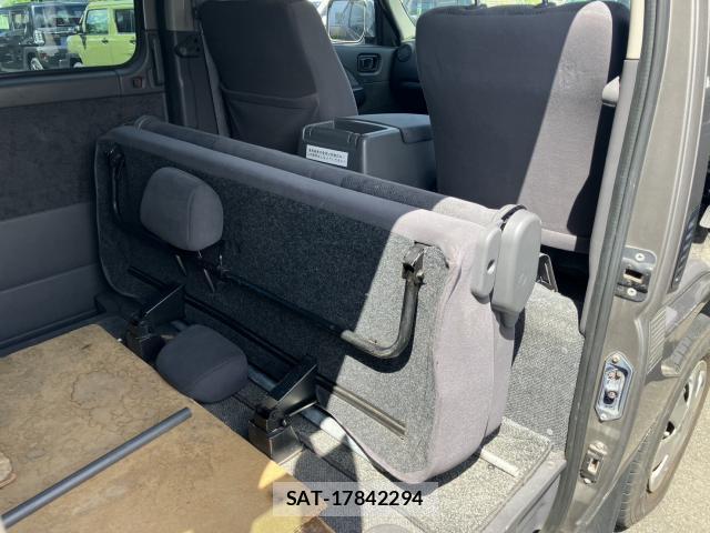 Nissan Caravan 2008-08 8363265-13