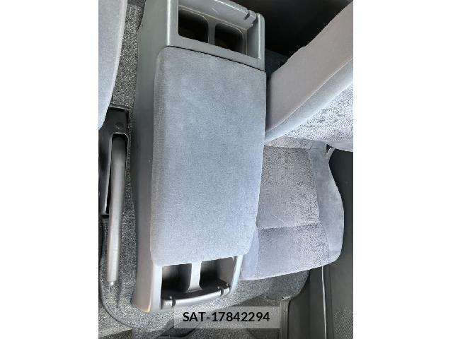 Nissan Caravan 2008-08 8363265-17