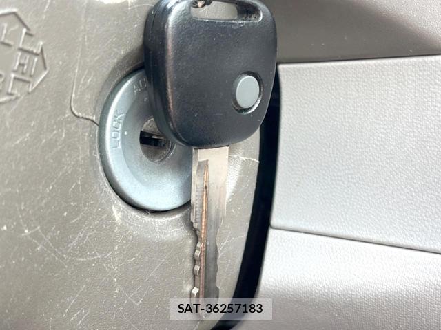 Mazda CAROL 2015-02 8361734-3