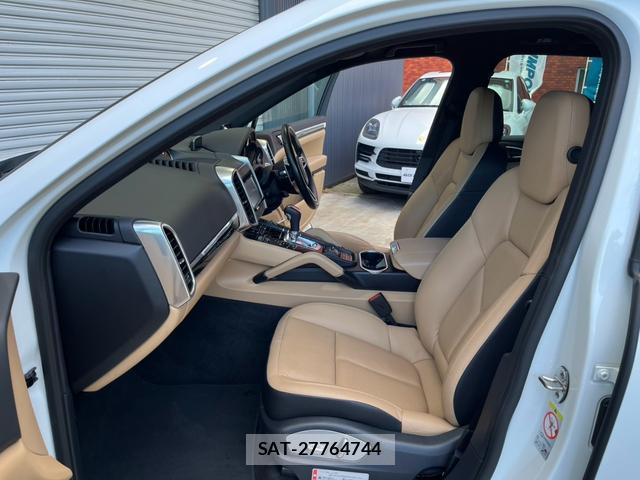 Porsche CAYENNE 2018-06 8361905-15