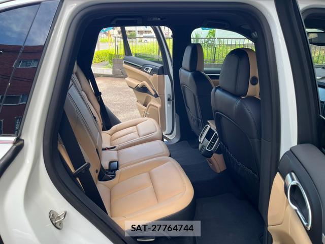 Porsche CAYENNE 2018-06 8361905-17
