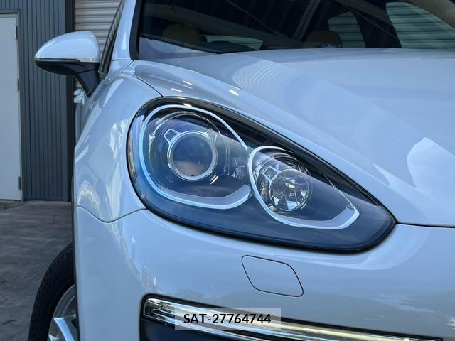Porsche CAYENNE 2018-06 8361905-2