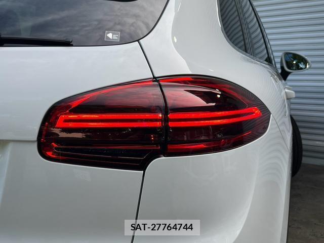 Porsche CAYENNE 2018-06 8361905-3
