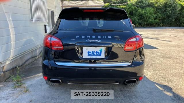 Porsche CAYENNE 2014-03 8362226-1
