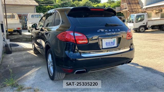 Porsche CAYENNE 2014-03 8362226-13