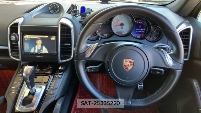 Porsche CAYENNE 2014-03 8362226-16