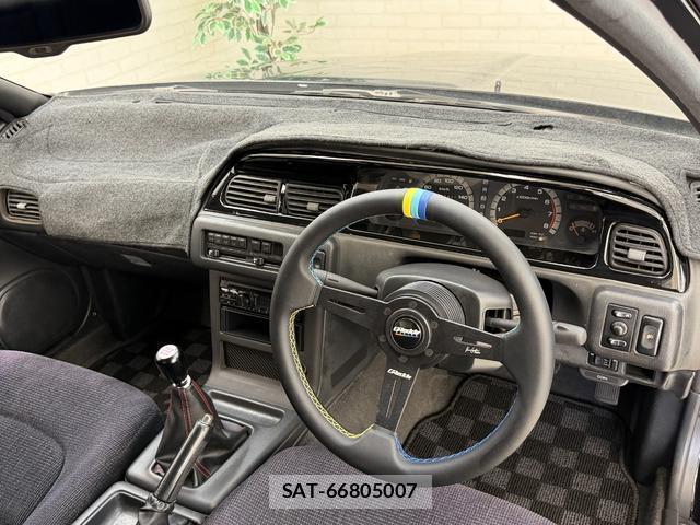 Nissan CEFIRO 1989-06 8362953-2