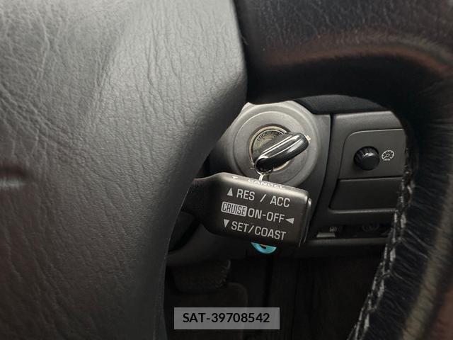 Toyota CENTURY 2003-12 8362438-18