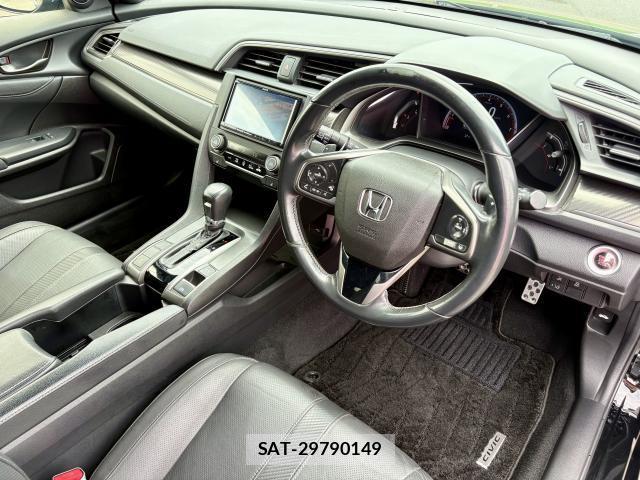 Honda CIVIC 2019-06 8360823-5