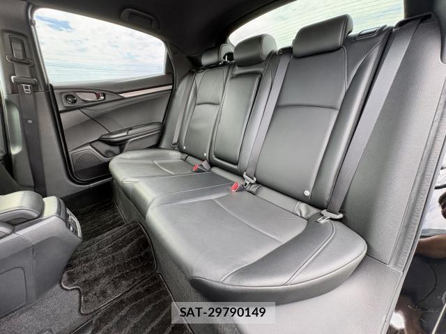 Honda CIVIC 2019-06 8360823-7
