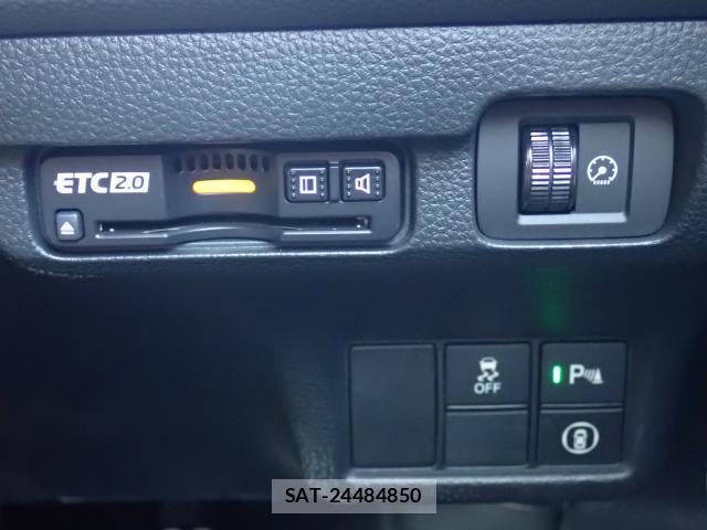 Honda CIVIC 2023-03 8360849-16