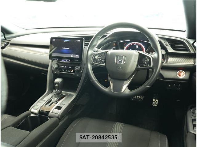 Honda CIVIC 2018-04 8361037-1