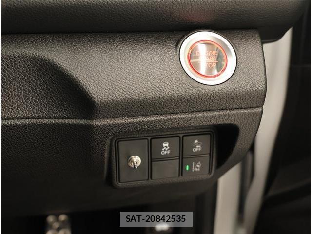 Honda CIVIC 2018-04 8361037-11