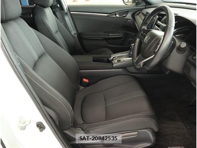 Honda CIVIC 2018-04 8361037-14