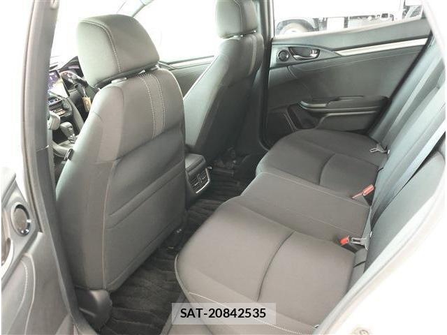 Honda CIVIC 2018-04 8361037-17