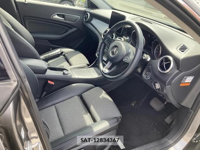 Mercedes Benz CLA-CLASS 2018-01 8360696-8