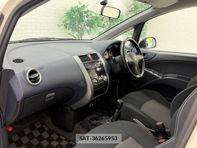 Mitsubishi COLT 2006-06 8362955-2
