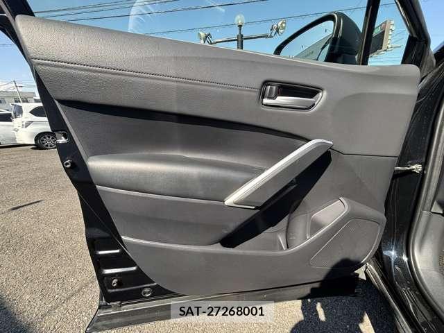 Toyota COROLLA CROSS 2022-05 8363235-13