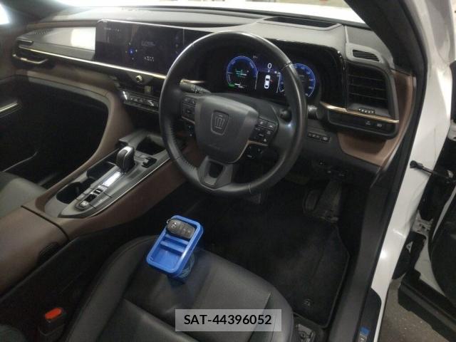 Toyota Crown Crossover 2023-07 8360750-2
