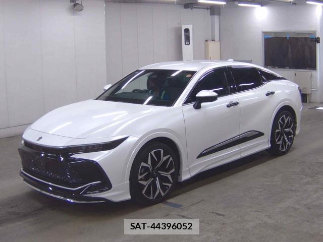 Toyota Crown Crossover 2023-07 8360750-3